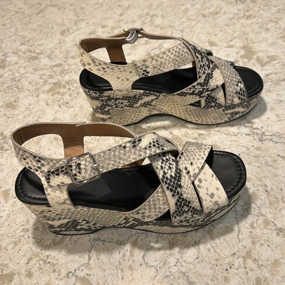 NEW~QUPID~STONE BLACK~SNAKE~STRAPPY WEDGE SANDALS~3 1/4” HEEL~SIZE 8~BR - Picture 6 of 10